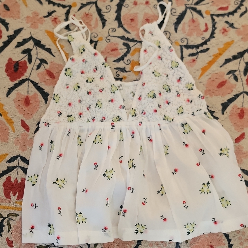 FREE PEOPLE FLORAL EMBROIDERY TOP NEW WITH TAGS/LARGE